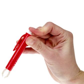 Pinzetta rimuovi zecche Permette di estrarre correttamente i parassiti dal vostro animale Realizzata in plastica Pratica da portare sempre con voi Ideale per cani e gatti